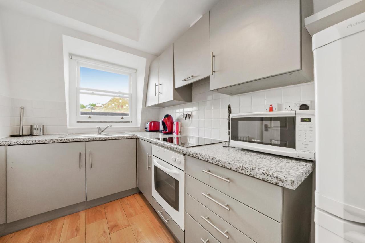 1 & 2 Bed Cosy Apartments Next To Earls Court Free Wifi London Exteriör bild